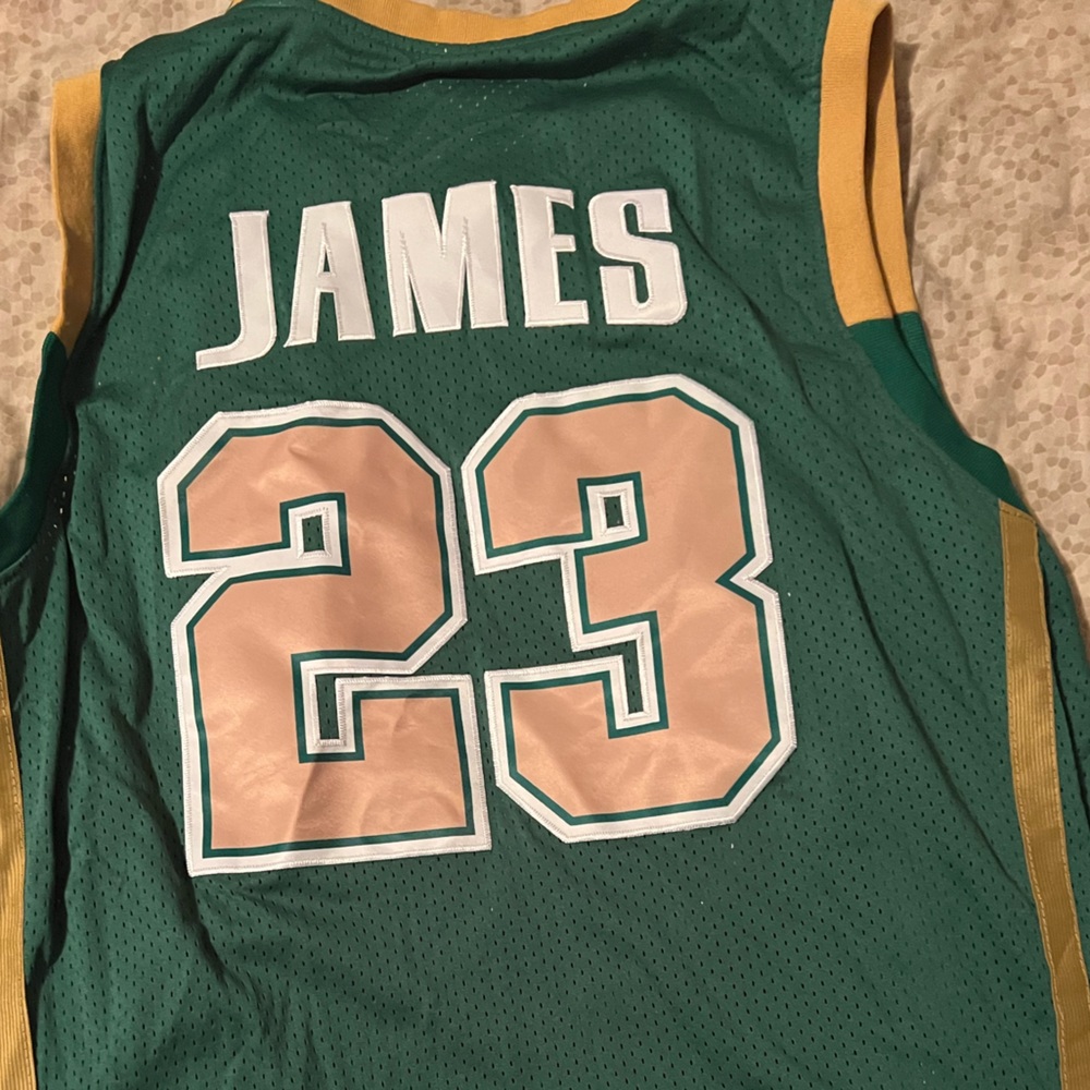 LeBron James High School Jersey 3xl 🔥🔥🔥. A must own for any Basketball Fan💯